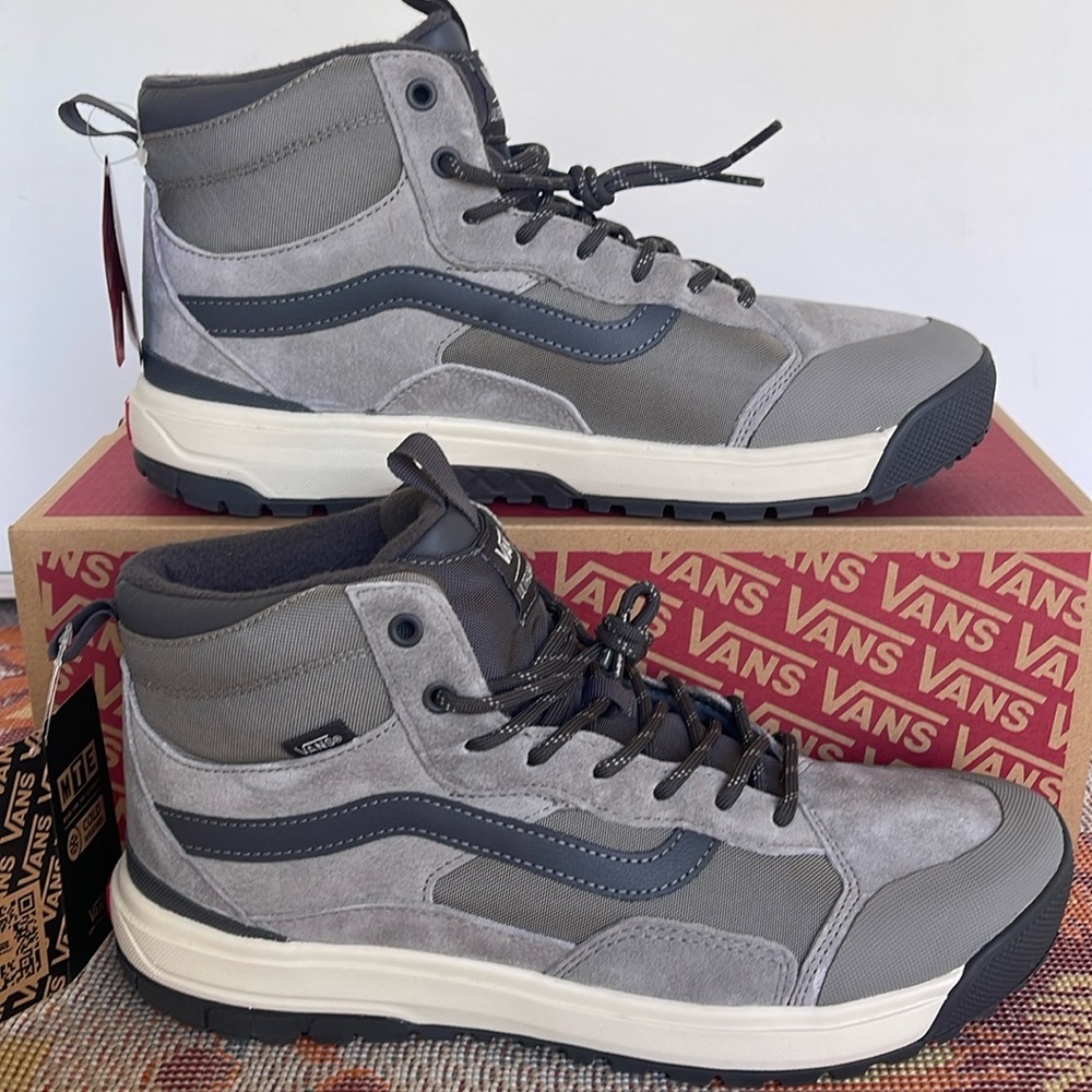 Vans WMNS Sneakers Ultrarange Exo
Drizzle
VN0A5KS5KAQ
Sneakers Boots - Picture 2 of 16